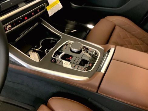 New 2026 BMW X7 xDrive40i image 7