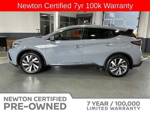 Used 2024 Nissan Murano SL FWD image 3