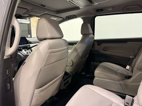 Used 2023 Honda Odyssey Touring image 19