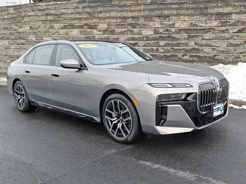 Used 2023 BMW 760i xDrive image 1