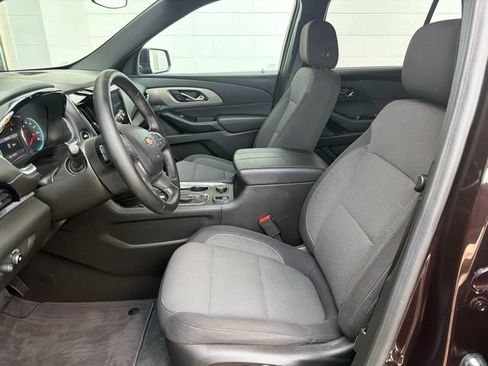 Used 2023 Chevrolet Traverse LT AWD/4WD image 9