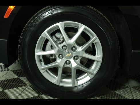 Used 2024 Chevrolet Equinox LT image 23