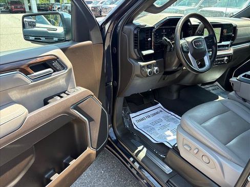 Certified 2025 GMC Sierra 1500 SLT AWD/4WD image 11