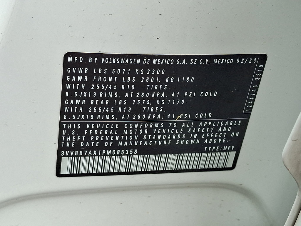 Used 2023 Volkswagen Tiguan SE R-Line AWD/4WD image 28