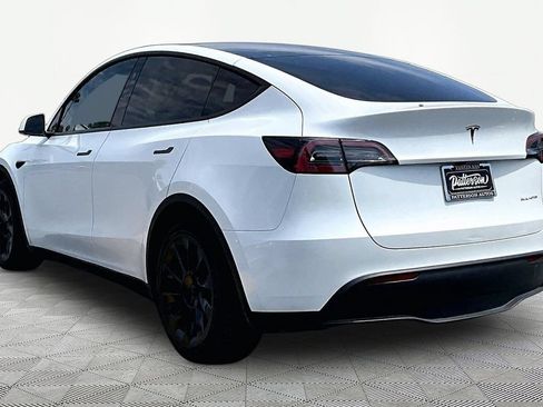 Used 2024 Tesla Model Y Long Range AWD/4WD image 6