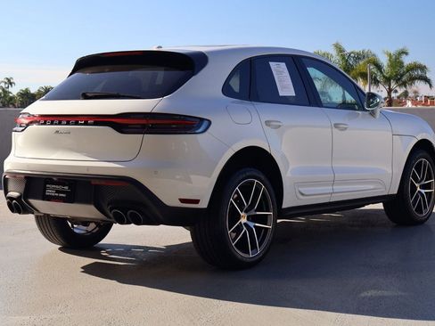 Certified 2025 Porsche Macan image 9