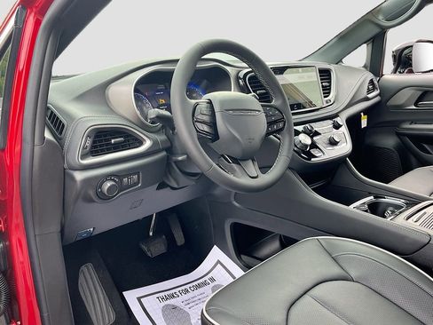 New 2027 Chrysler Pacifica Touring Plus FWD image 9