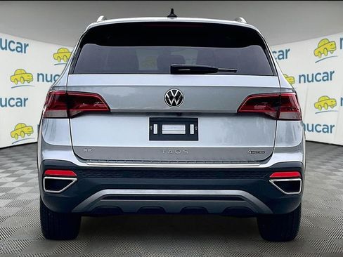 Used 2023 Volkswagen Taos SE w/ Panoramic Sunroof Package AWD/4WD image 5