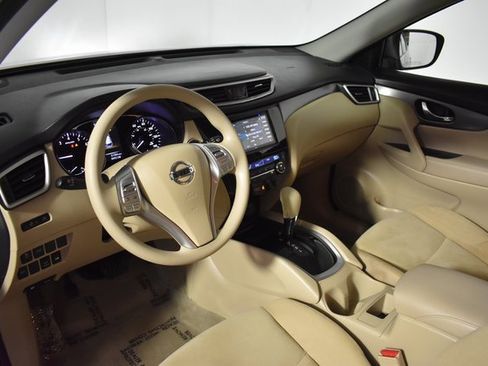 Used 2015 Nissan Rogue SV image 13