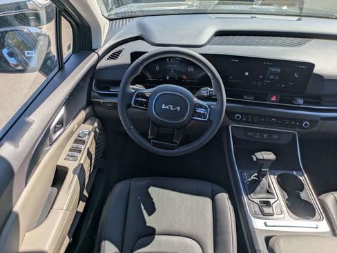 New 2026 Kia Carnival FWD image 15