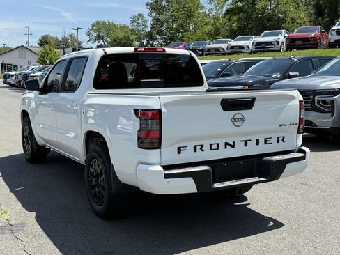 Used 2024 Nissan Frontier SV w/ SV Convenience Package AWD/4WD image 5