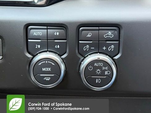 Used 2024 GMC Sierra 1500 AT4 w/ Technology Package AWD/4WD image 26