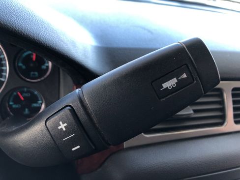 Used 2013 Chevrolet Avalanche LS image 25