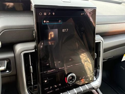 New 2026 GMC Yukon Denali w/ Denali Reserve Package image 8