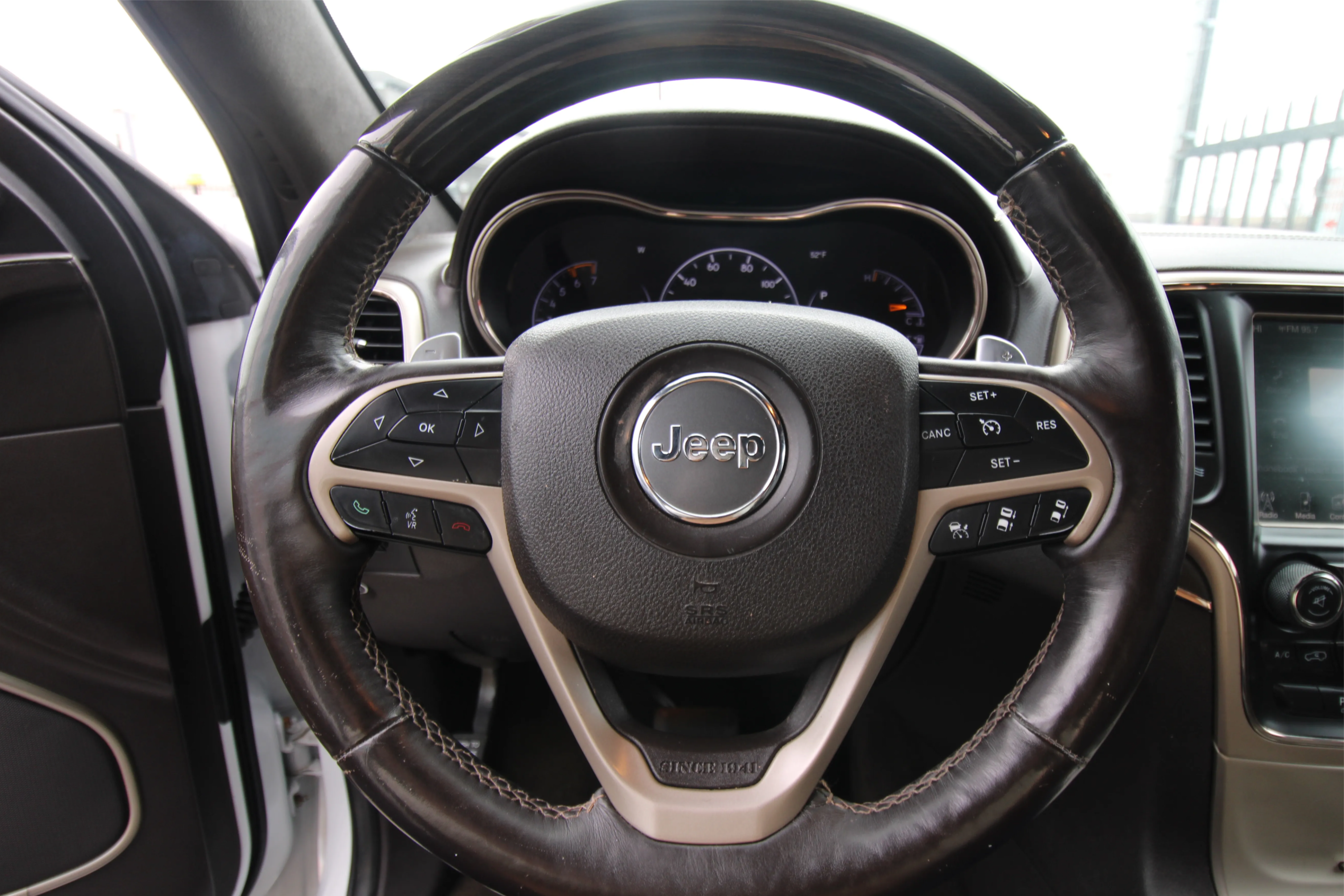 Used 2014 Jeep Grand Cherokee Summit AWD/4WD image 30