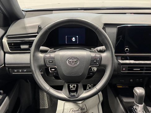 Used 2025 Toyota Camry SE image 25