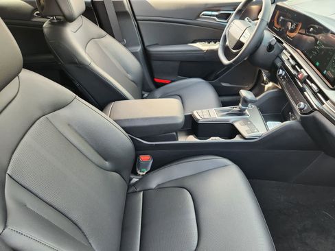 New 2026 Kia Sportage EX FWD image 11