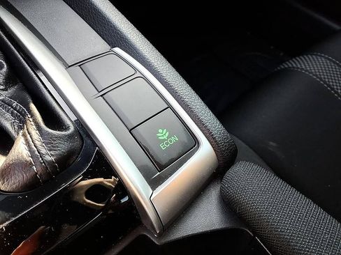 Used 2019 Honda Civic EX image 26