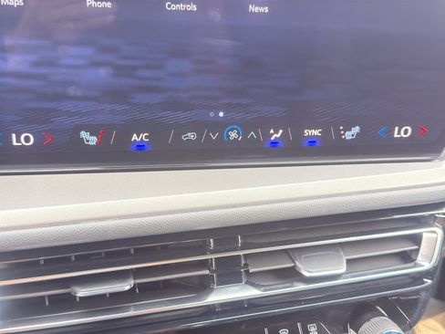 New 2026 Chevrolet Traverse LT w/ Driver Confidence Package FWD image 31