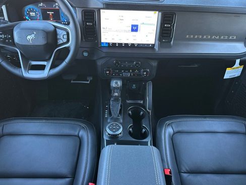 New 2025 Ford Bronco Badlands image 13