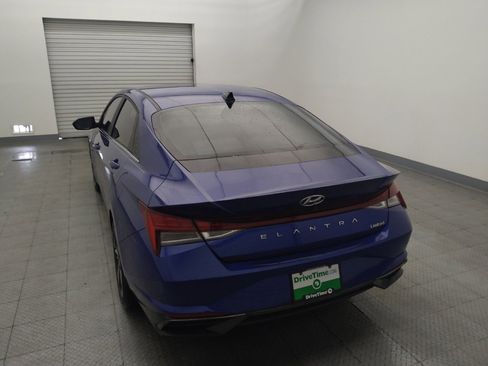 Used 2023 Hyundai Elantra Limited image 6