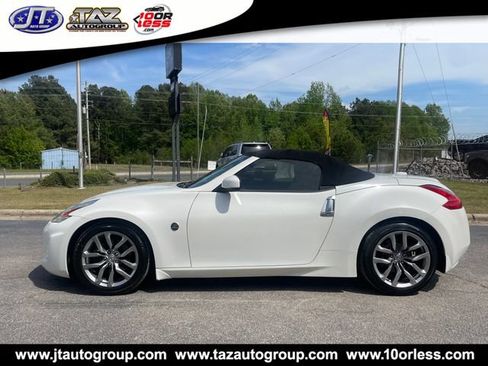 Used 2013 Nissan 370Z Roadster RWD image 3
