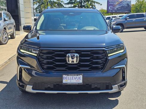 Used 2025 Honda Pilot Elite image 8
