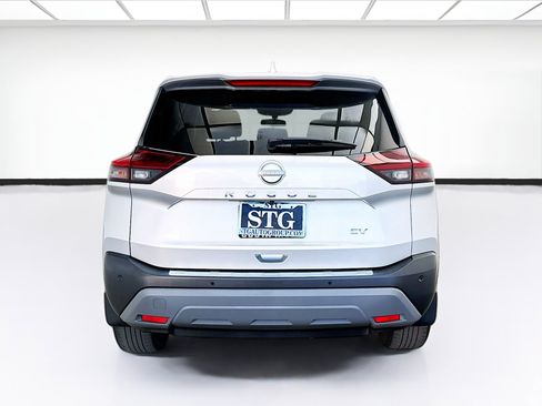 Used 2022 Nissan Rogue SV FWD image 5