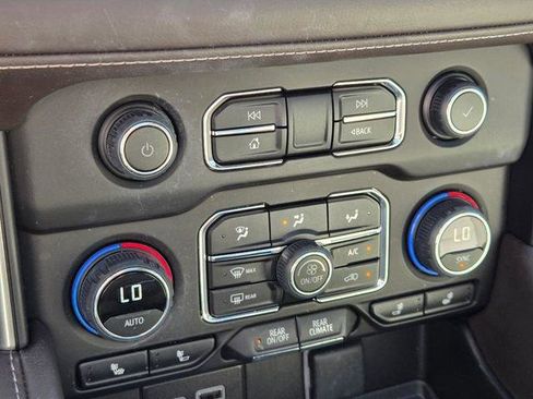 Certified 2024 Chevrolet Tahoe Z71 w/ Luxury Package image 21