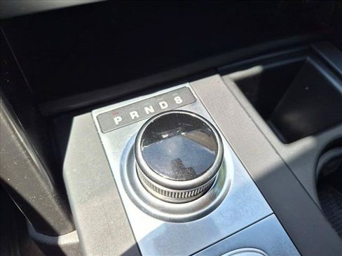 Used 2020 Land Rover Discovery Landmark AWD/4WD image 17