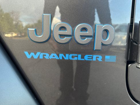 Used 2024 Jeep Wrangler Unlimited Rubicon 4xe w/ Technology Group AWD/4WD image 29