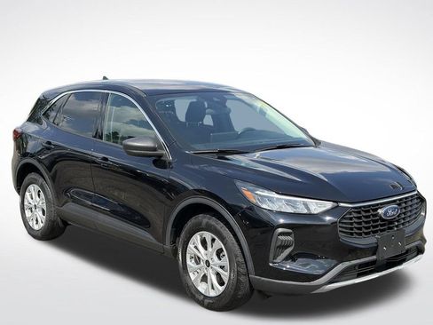 Used 2023 Ford Escape Active w/ Tech Pack #1 AWD/4WD image 2