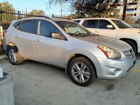 Used 2015 Nissan Rogue S w/ Convenience Package image 2