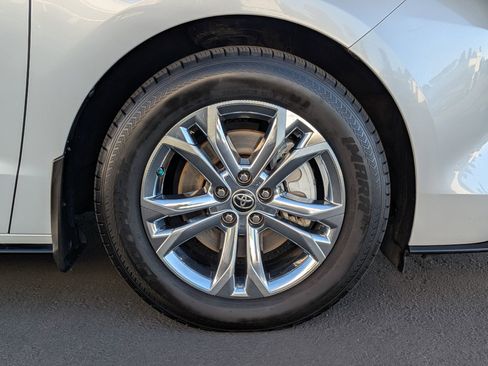 Certified 2023 Toyota Sienna Platinum image 7