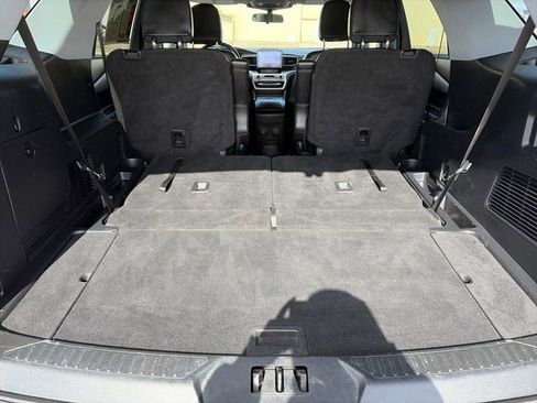 Used 2022 Ford Explorer XLT w/ Equipment Group 202A image 40