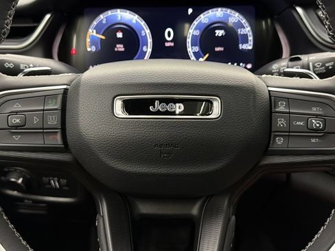 Used 2024 Jeep Grand Cherokee L Altitude AWD/4WD image 25