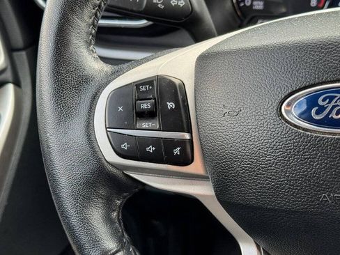 Used 2022 Ford Explorer XLT w/ Equipment Group 202A AWD/4WD image 24