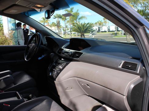 Used 2013 Honda Odyssey Touring Elite image 15