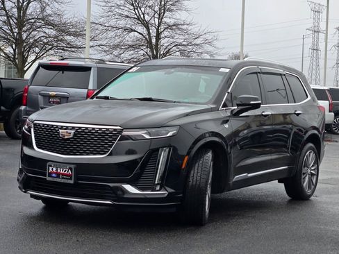 Used 2021 Cadillac XT6 Premium Luxury image 3