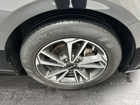 Certified 2023 Kia Forte LXS FWD image 8