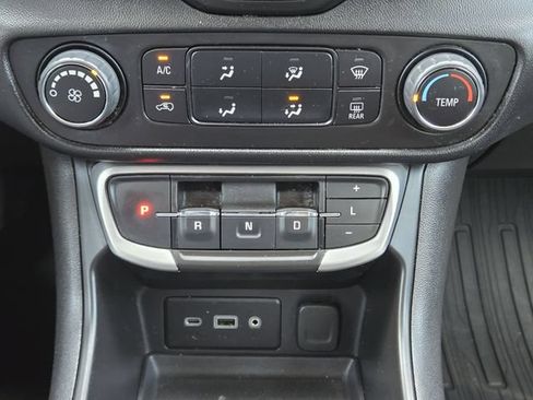Used 2023 GMC Terrain SLE w/ LPO, Floor Liner Package FWD image 19