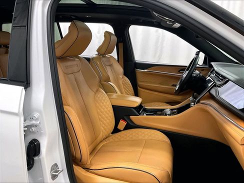 Used 2022 Jeep Grand Cherokee L Summit image 11