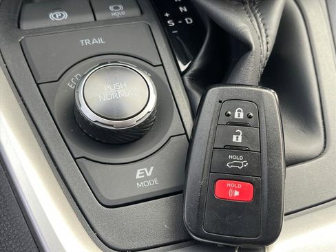 Used 2023 Toyota RAV4 XSE image 17
