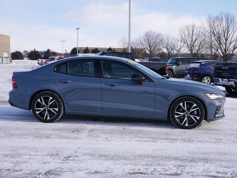 Used 2024 Volvo S60 B5 Core image 8