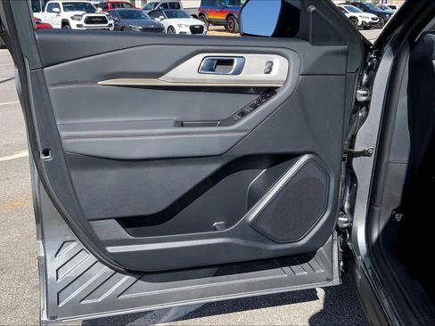 Used 2026 Ford Explorer Active image 22