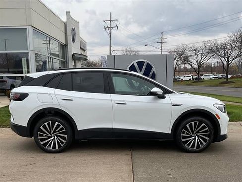 New 2025 Volkswagen ID.4 Pro image 3