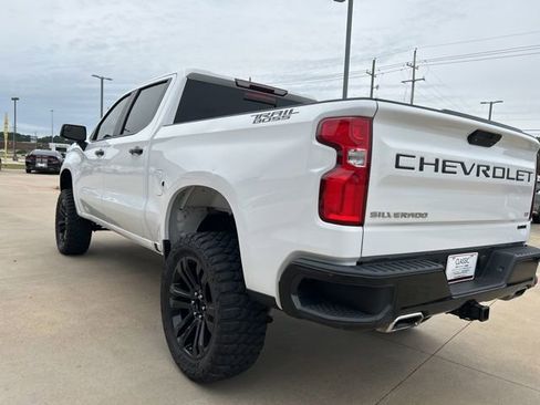 Used 2021 Chevrolet Silverado 1500 LT Trail Boss w/ Convenience Package II AWD/4WD image 6
