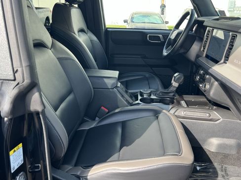 Used 2025 Ford Bronco Outer Banks AWD/4WD image 26