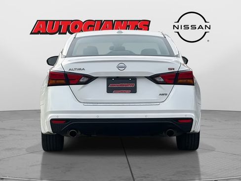 Used 2023 Nissan Altima 2.5 SR w/ SR Premium Package image 4