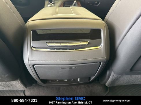 Certified 2023 Cadillac Escalade Premium Luxury image 11